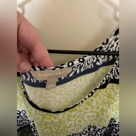 ✨Banana Republic Short Sleeve Green Cheetah Print Dress Size L - Picture 4 of 10